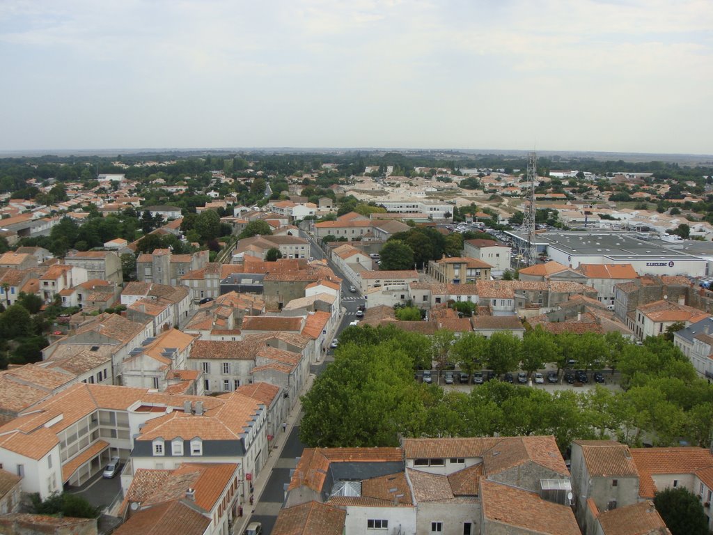 Vue du clocher [Place Laubat] by ocin85