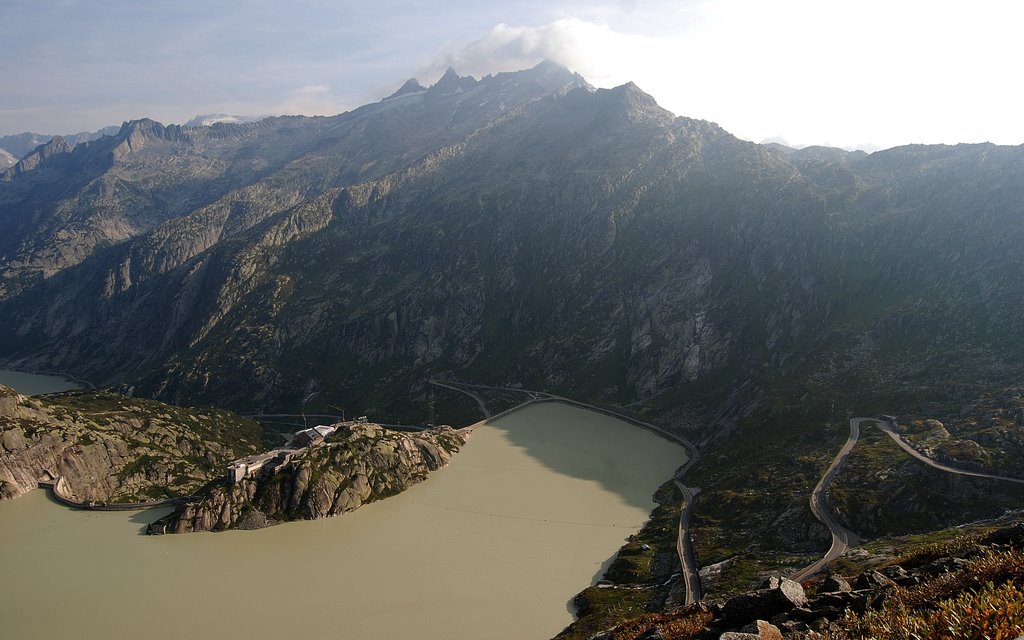 Looking down the northen side of the Grimselpass by Hans J.S.C. Jongstra