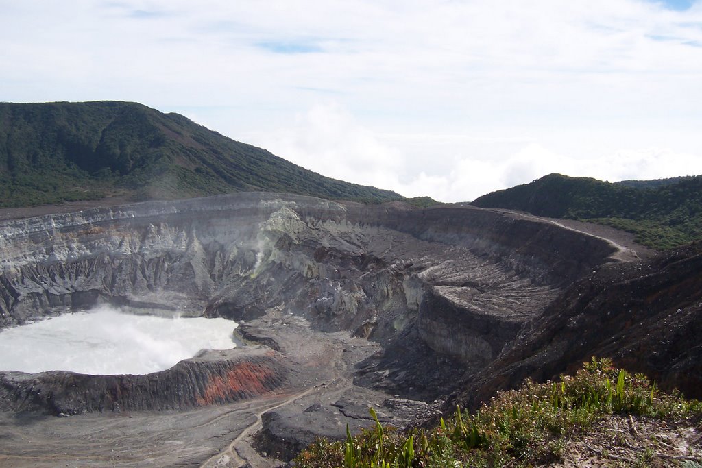 Poas Volcano by sugarjackriggs@yahoo…