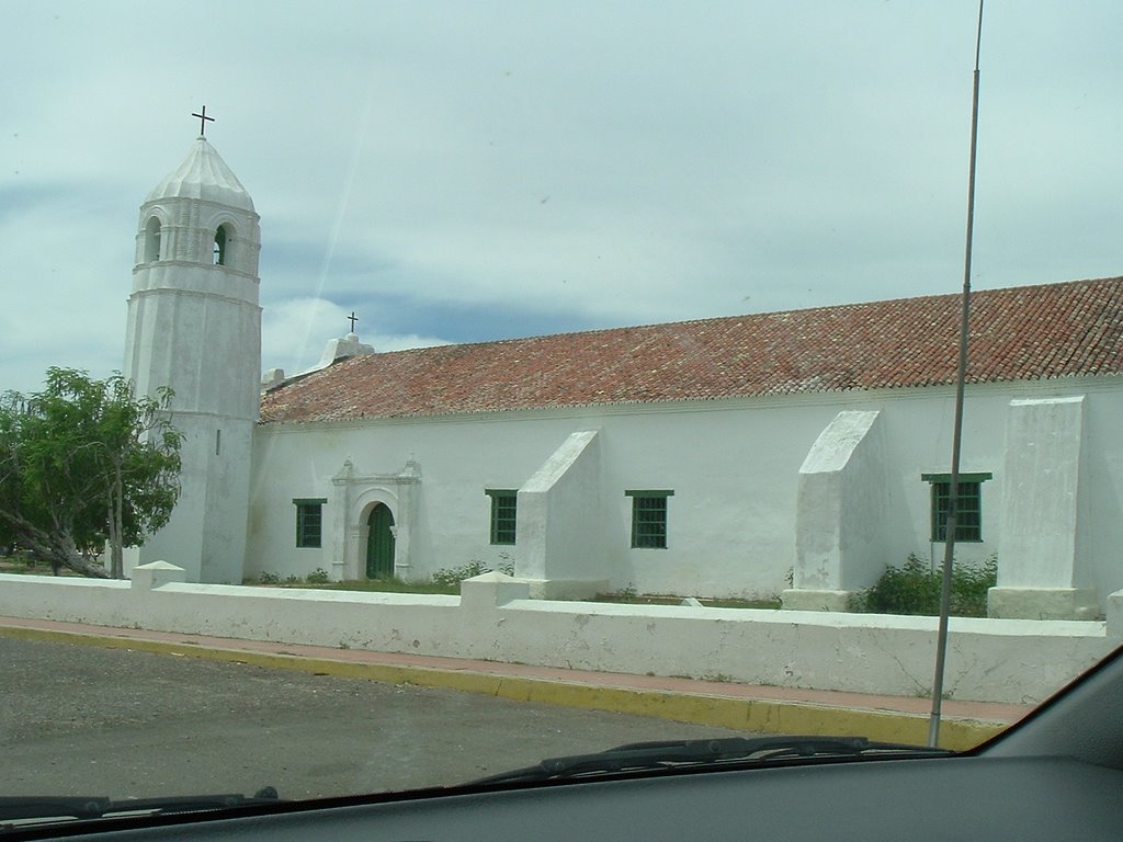 Iglesia de Santa Ana by RAMON A. GARCIA