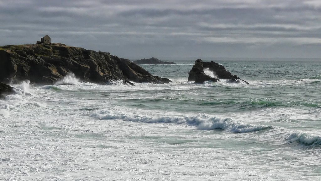 Tempête sur la Côte Sauvage by Marcel Lengronne