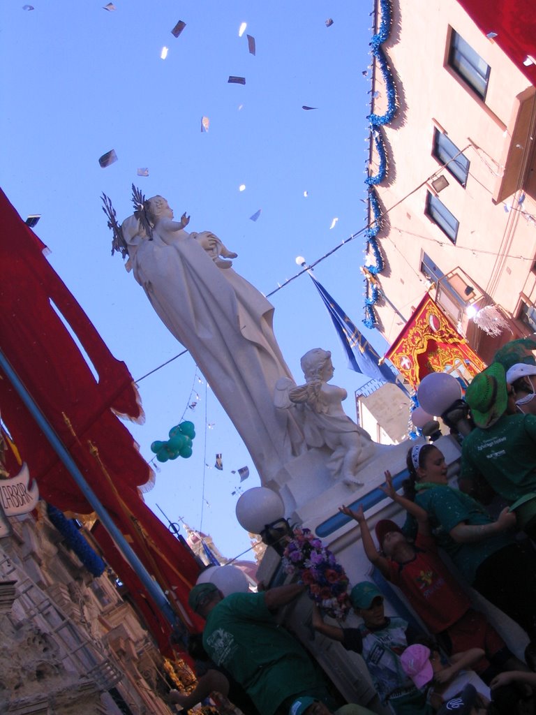 Our Lady Statue in Sanctuary Street by MMG_ZBR