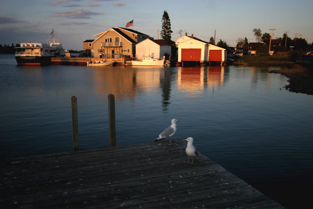 Copper Harbor at dusk by 8u4atrip