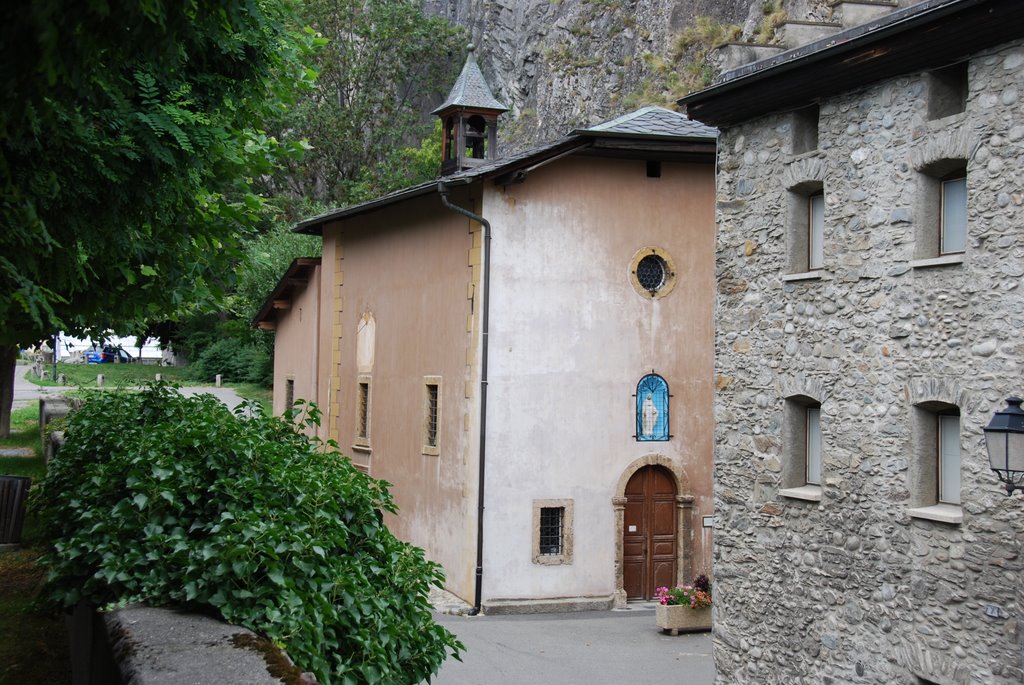 Small chapel in Martigny by Qwarkje