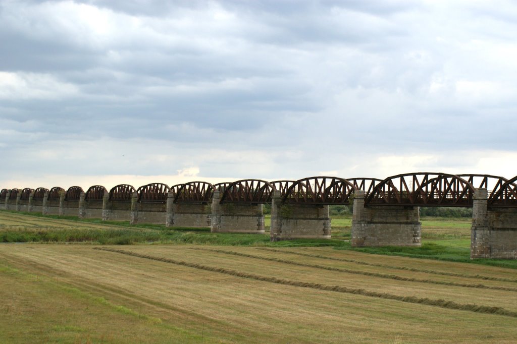 Alte Elbbrücke Dömitz by norishamburg