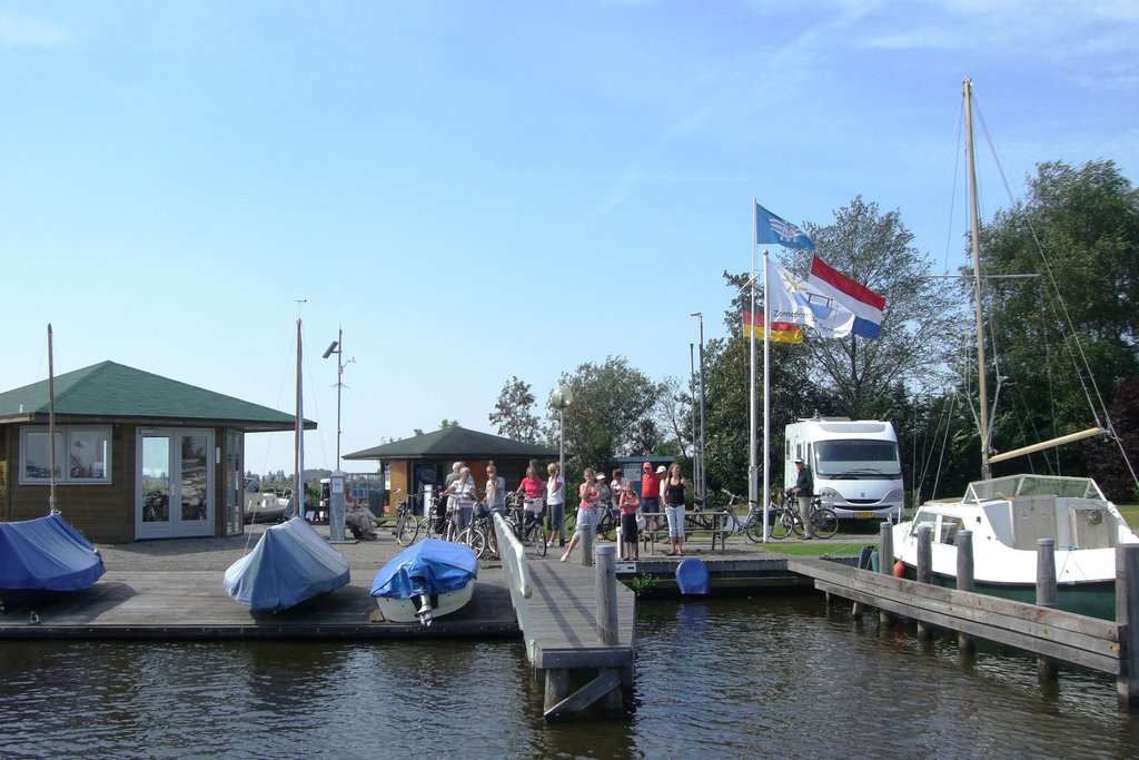 Aankomst pontje in Warten (Trudi) by Trudi