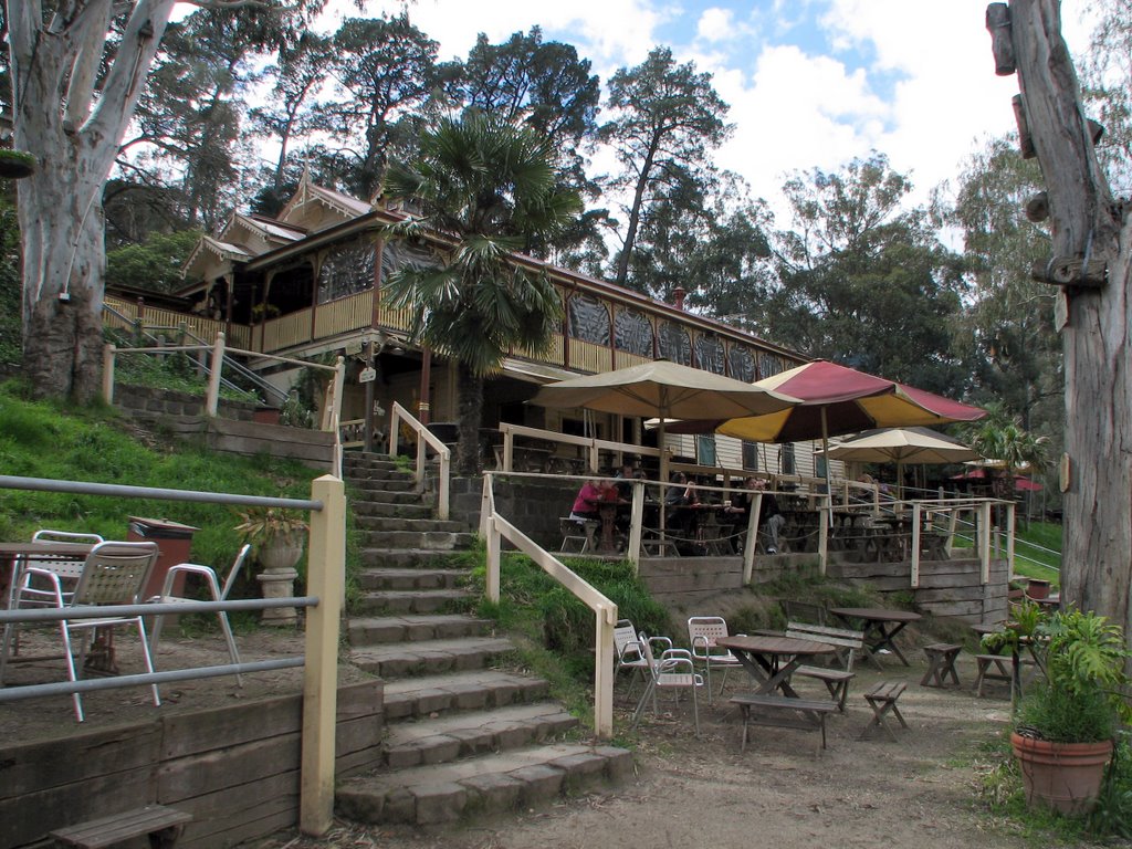 Fairfield Park Boathouse and Tea Rooms [est. 1908] - 2009 by Muzza from McCrae