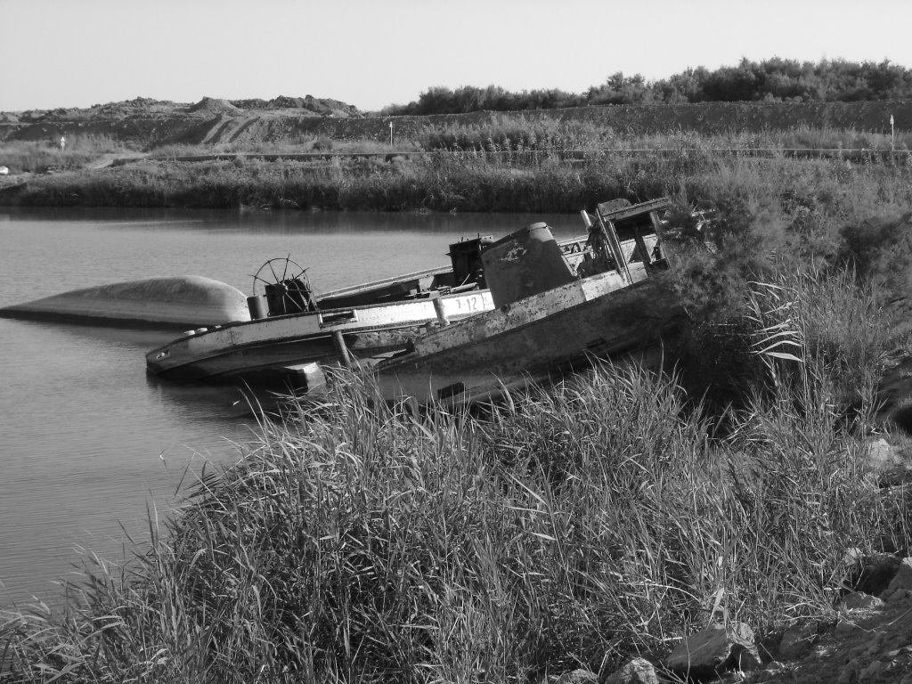 Barcos hundidos by Anaisso