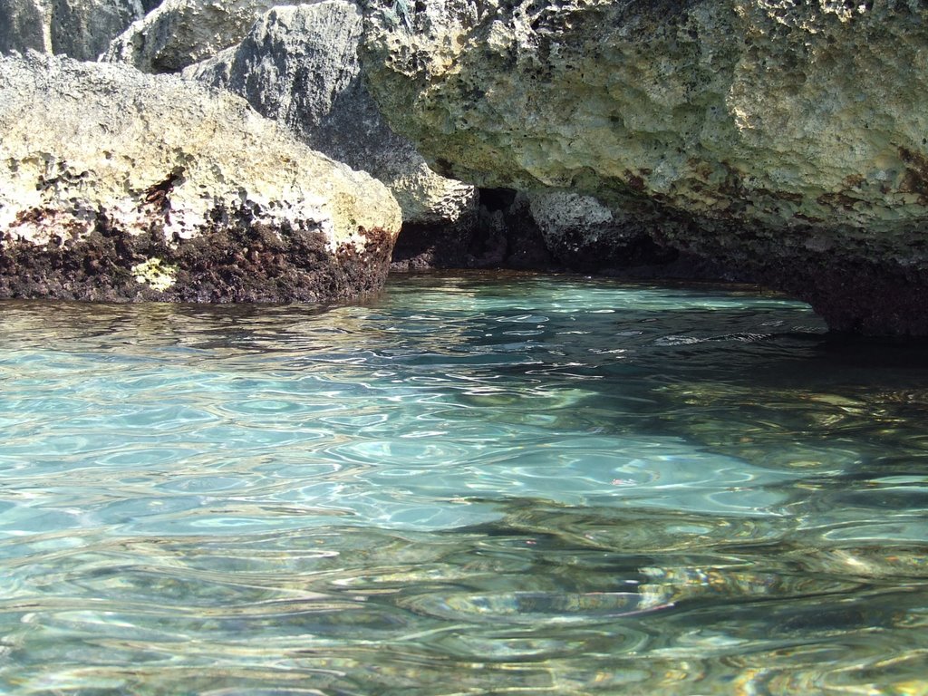 L'acqua di Torre dell'Orso. by Luca Bertolotti