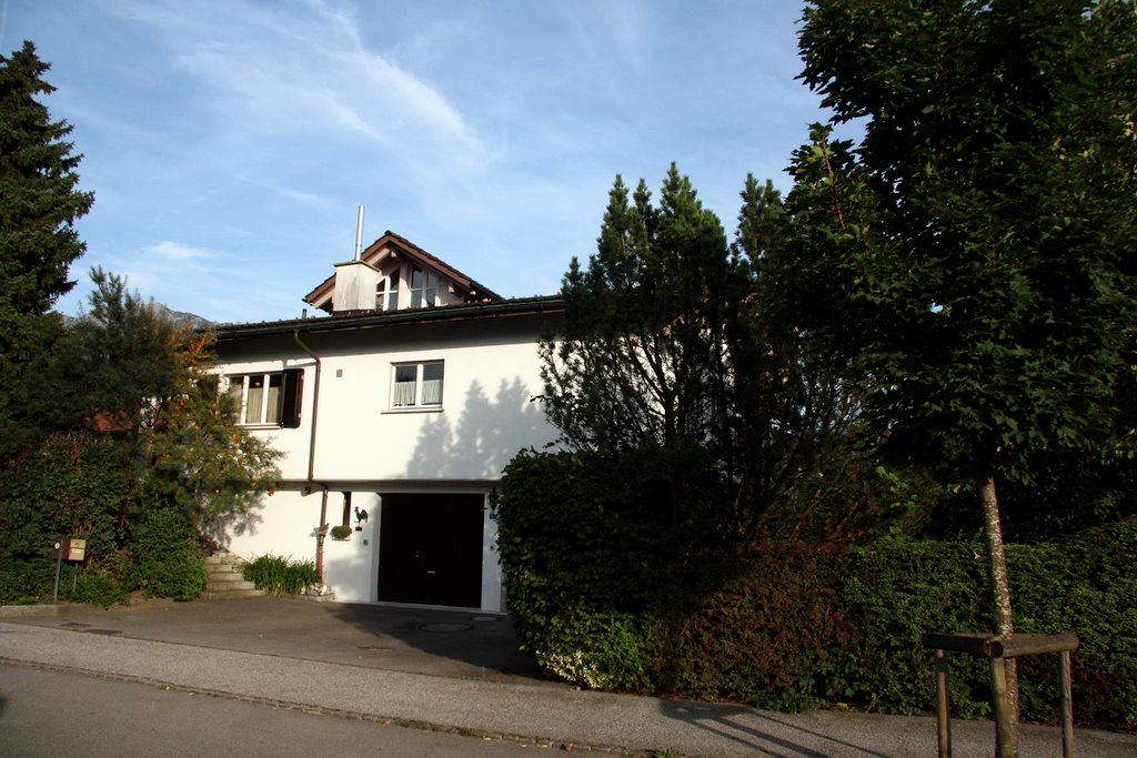 Wohnhaus an der Carl Hilty Strasse by Samuel Fausch