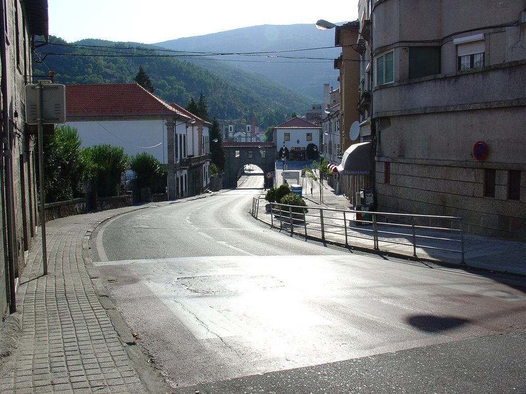 Rua Marquês d' Ávila e Bolama by npa