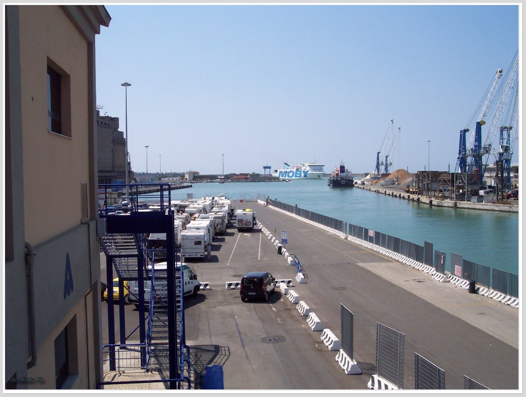 Livorno - Parcheggio imbarco by iles@nfy