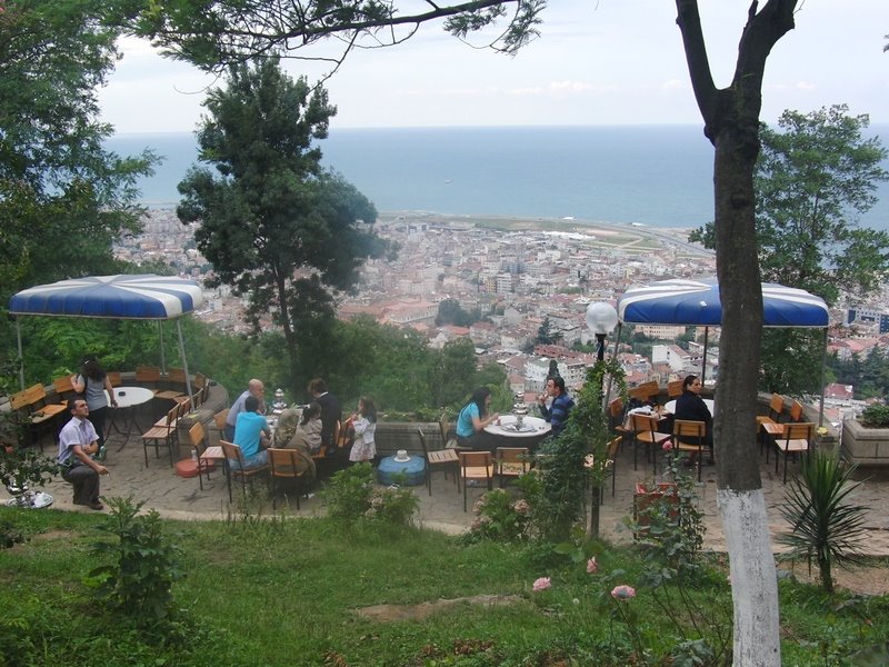 Boztepe'den Çömlekçi ve Liman.Trabzon by Ilhan Parçalı