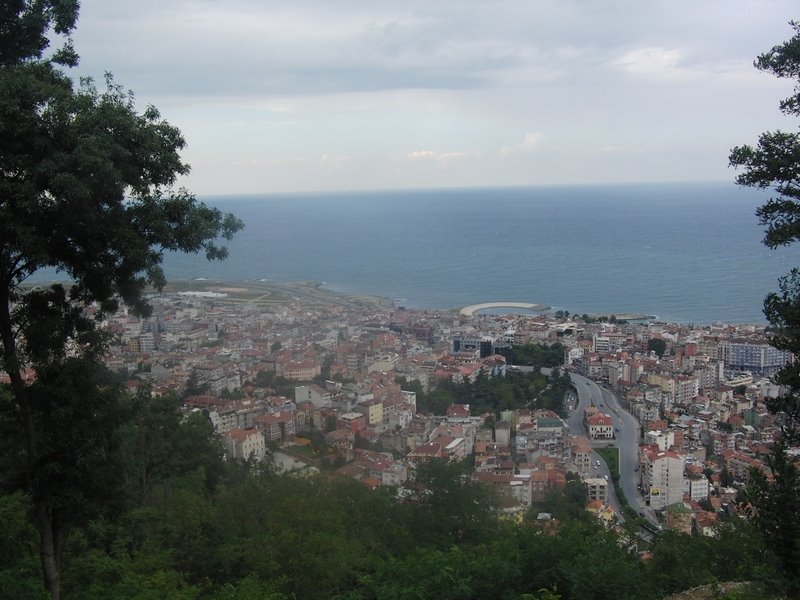 Boztepe'den Çömlekçi ve Liman.Trabzon by Ilhan Parçalı