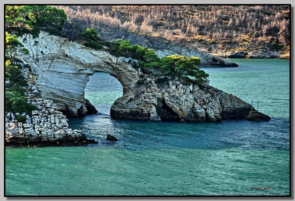 Gargano: arco degli innamorati (Vieste) by .... man_giu....