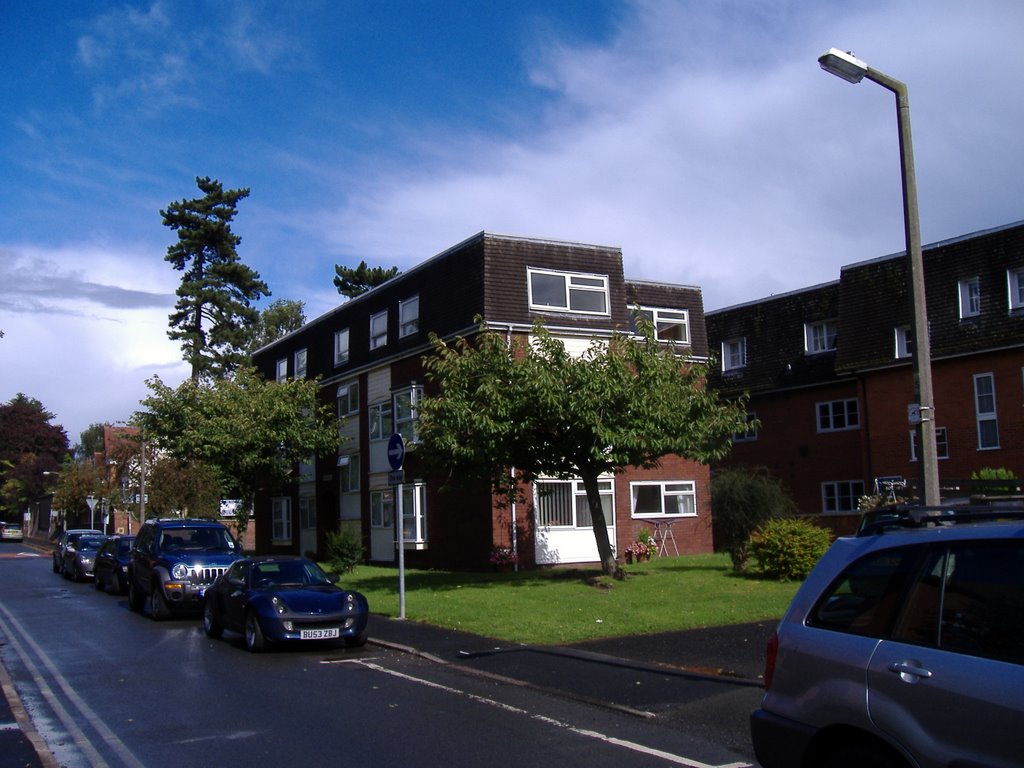 Sunningdale, Bromsgrove, Worcestershire, UK by GordonDipple