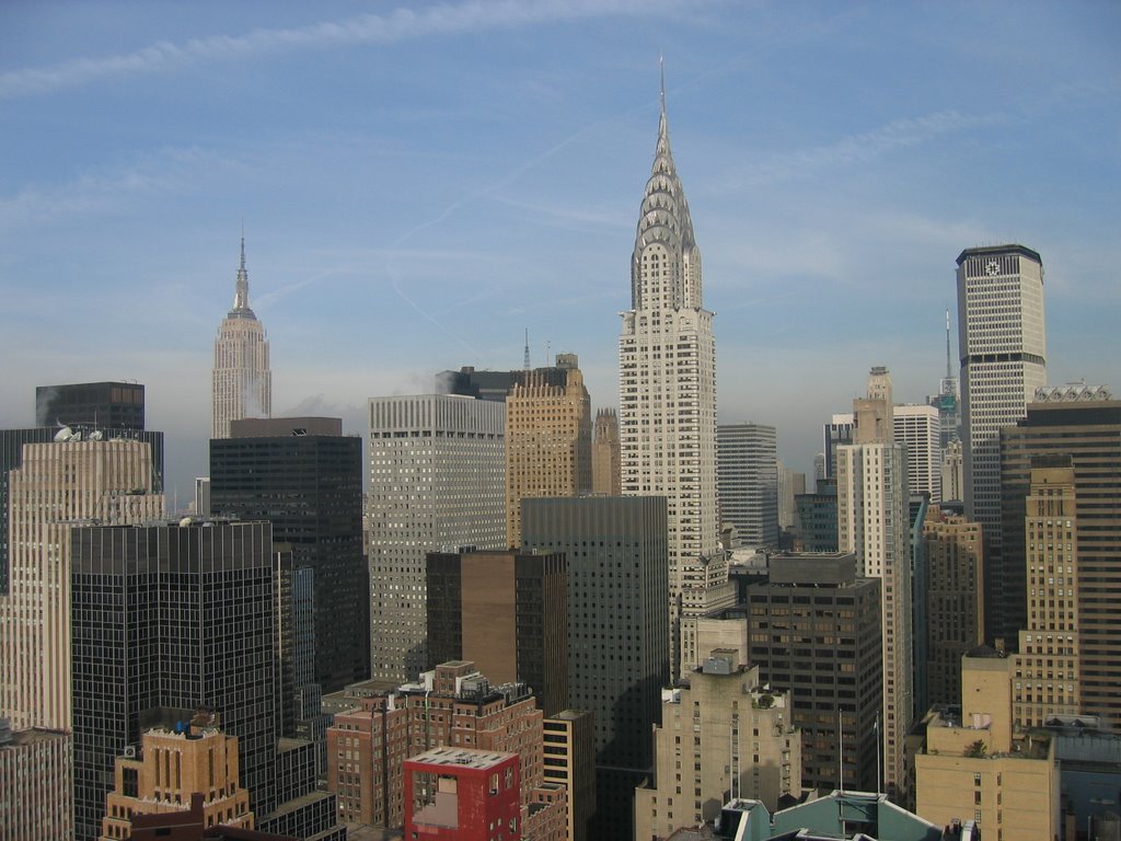 Empire state building and Chrysler building fotografiert aus dem 36. Stock des United Plaza Hotels by janosch5166