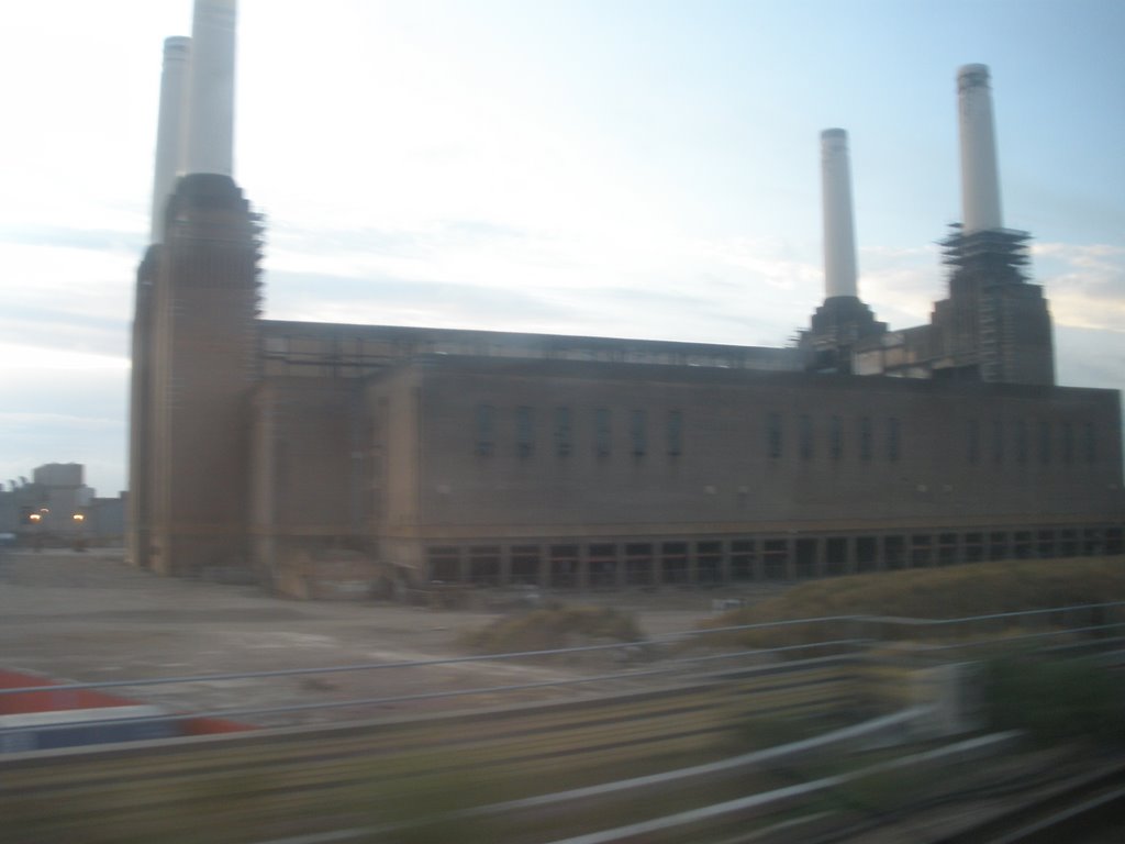 Battersea Power Station (pulling into London Victoria) by Stuart Keenan