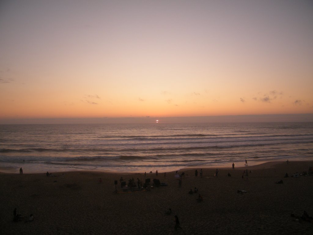 Coucher de soleil sur hourtin plage by phil83t