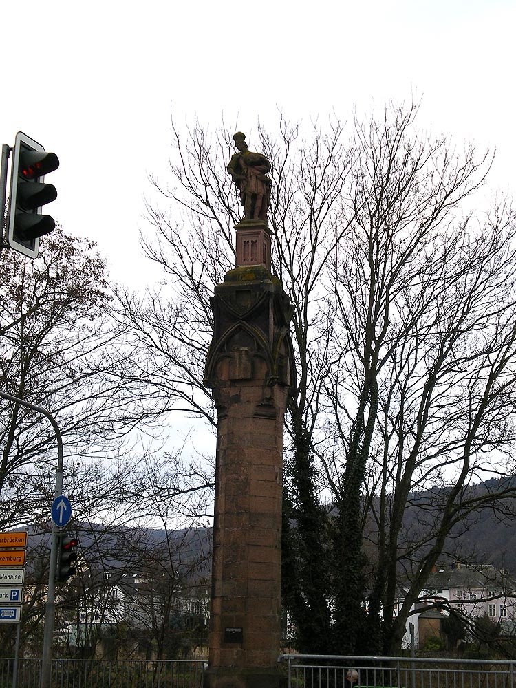 Monument, Santa-Barbara-Ufer, Trier, Germany, 25-12-2008. by se_bmw