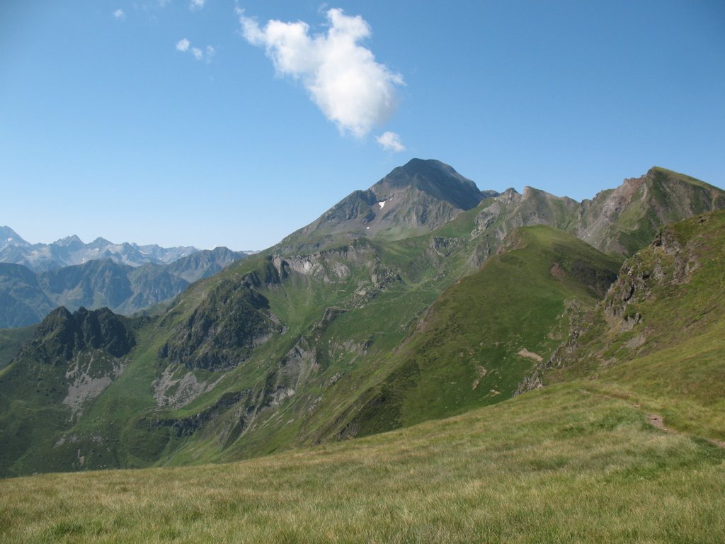 Le Moun-Né - Vue du Col de Contente - Août 2009. by CloPontduch