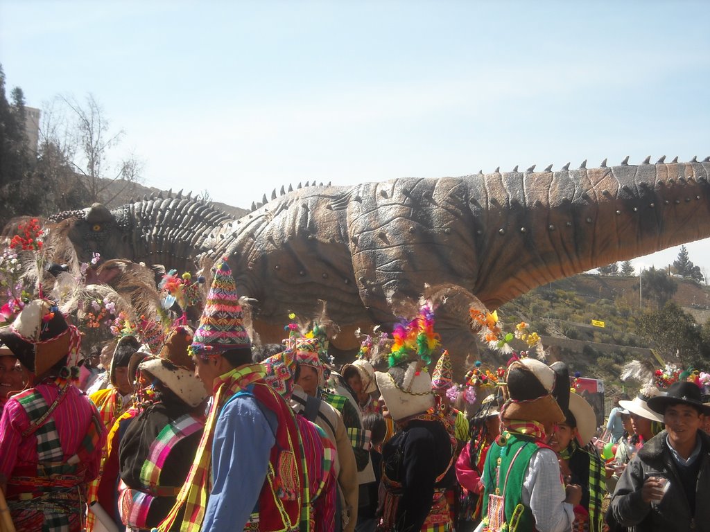 Un dinosaurio en La Paz by erikyoni