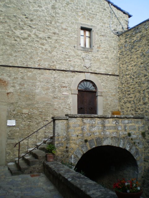 Sestola, Arco nel castello, Ago.09 by Livio Casarini