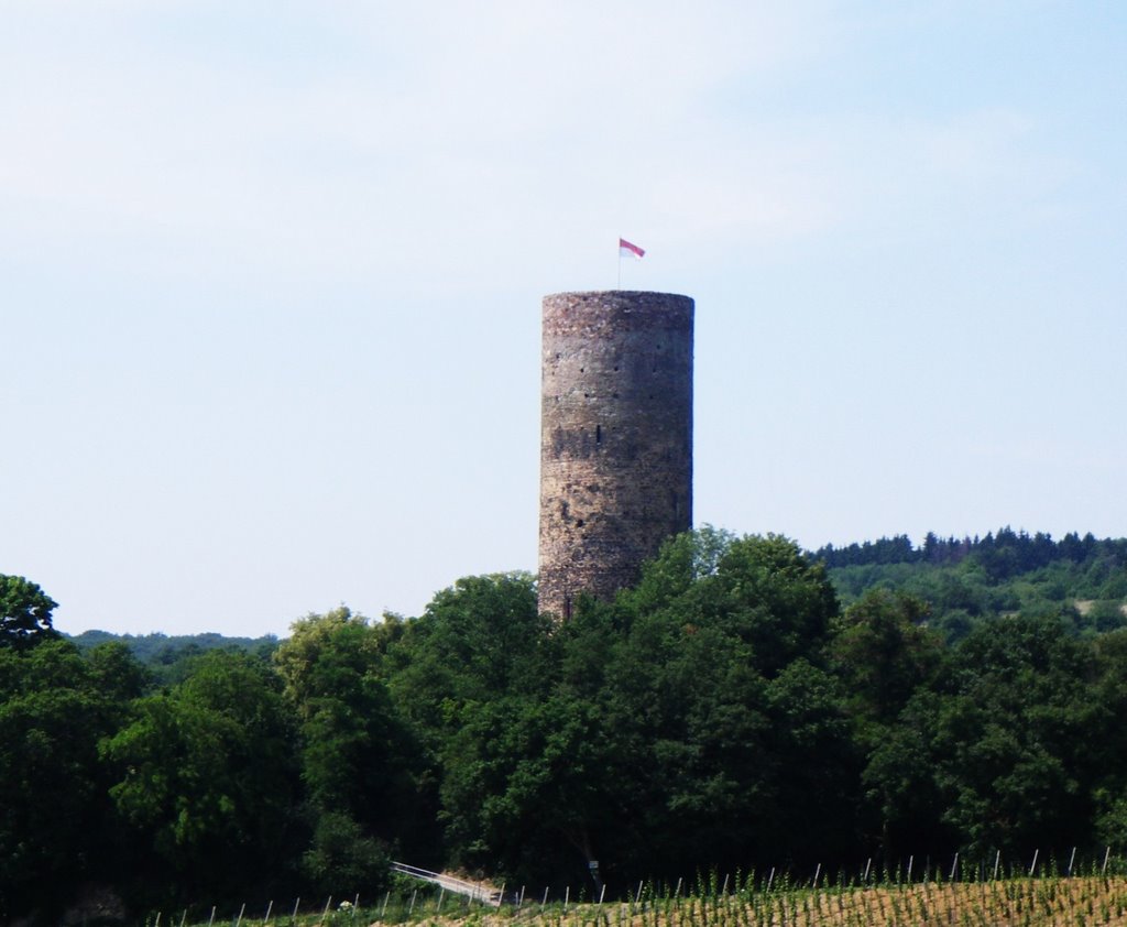 Burg Scharfenstein-Kiedrich by <- Akira ->