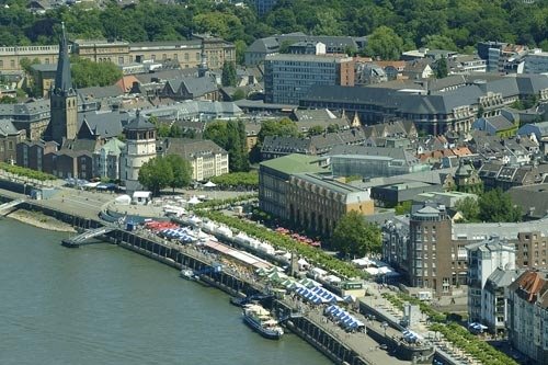 Duesseldorf by Joachim Gasch