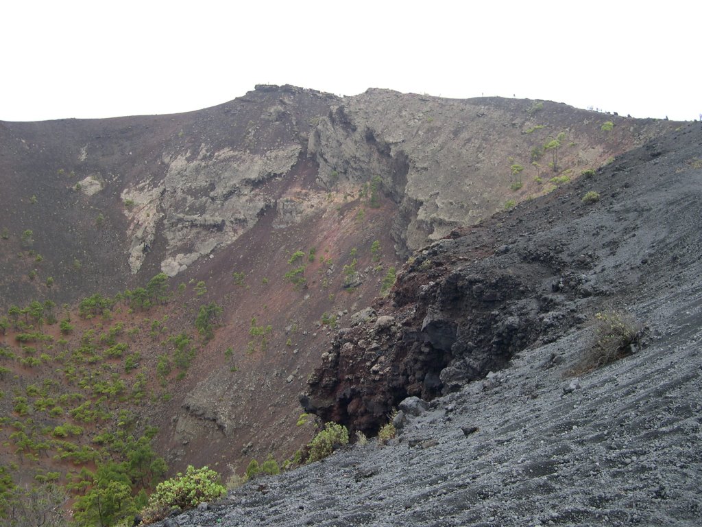 Volcán. by Pepe Nogales