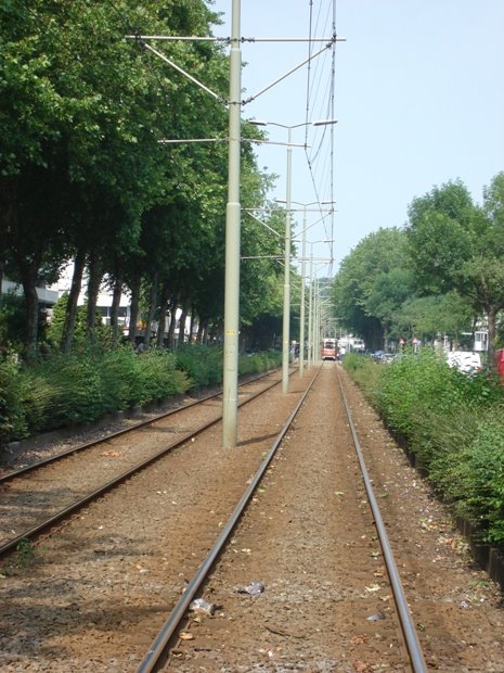 Tramway with tram (nr. 2) by PanoramioPieter@live.nl