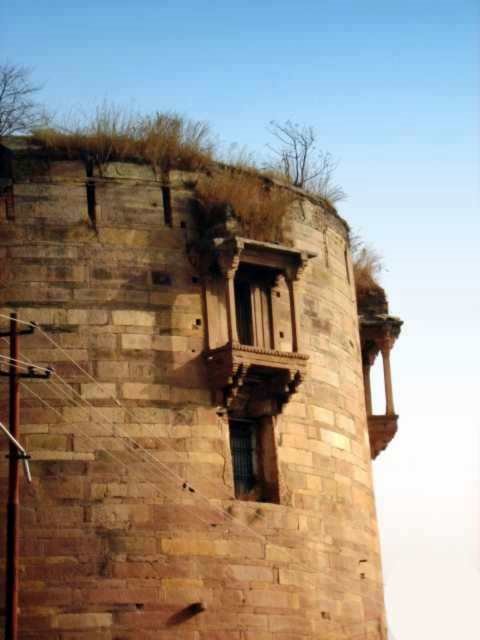 A Balcony of Akbar-Fort; Allahabad by Hemant Shesh