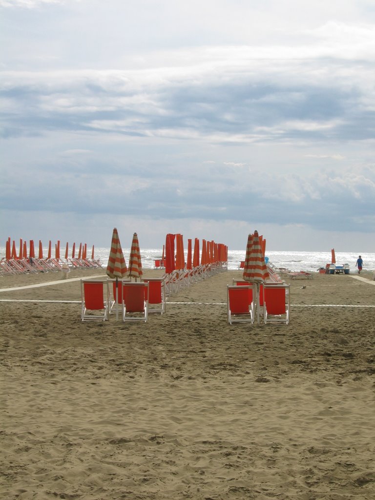 Lido piovoso; Viareggio by Ulrich Schmidt