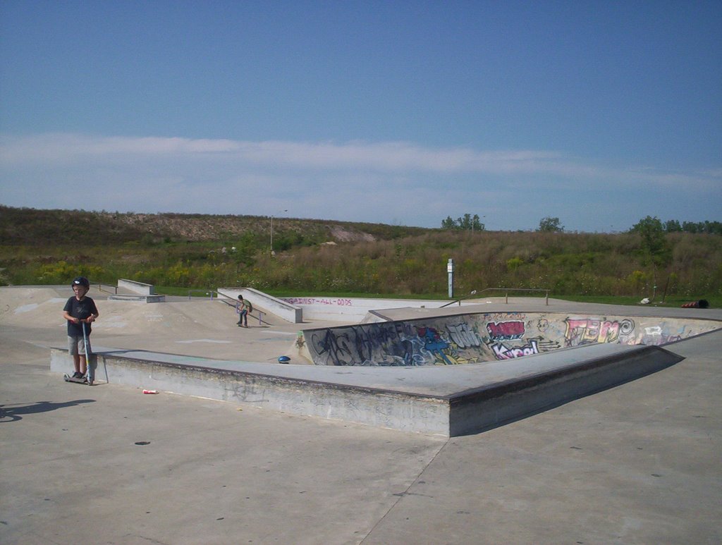 Skateboard Park by gr84all