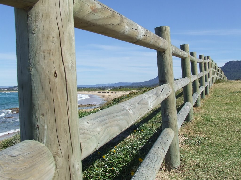 Towradgi NSW by Andrew Hedger