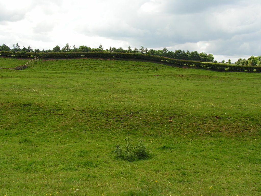 King Arthur's Round Table - Eamont Bridge, Cumbria by AnandLeo