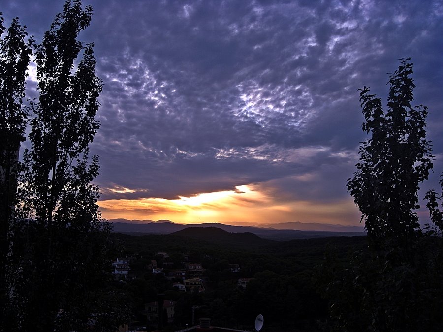 Viendo atardecer desde Begur. by Framusa