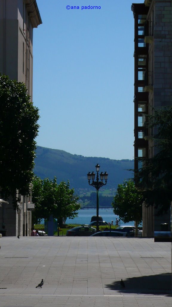 De la Plaza Pombo a la bahía, Santander by Ana Padorno