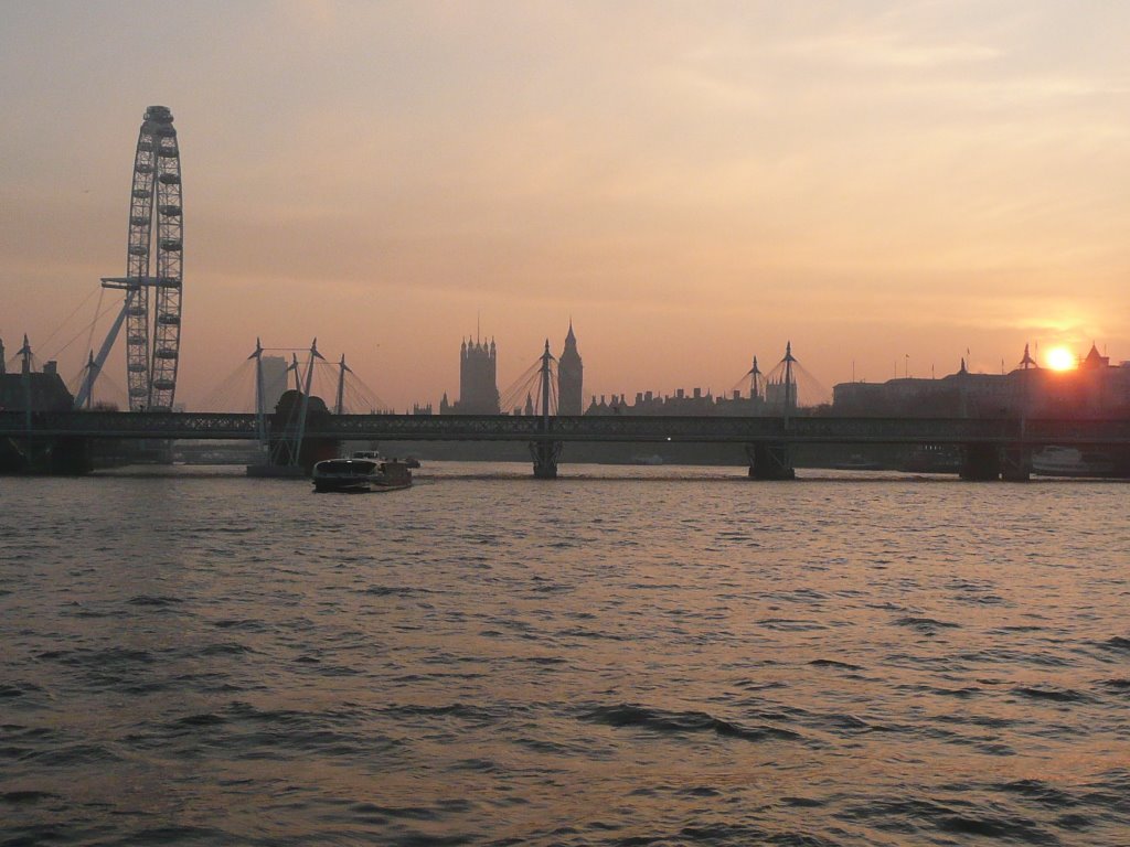 River Thames - Hungerford Bridge and Golden Jubilee Bridges - Londres by Paulo Targino Moreira Lima