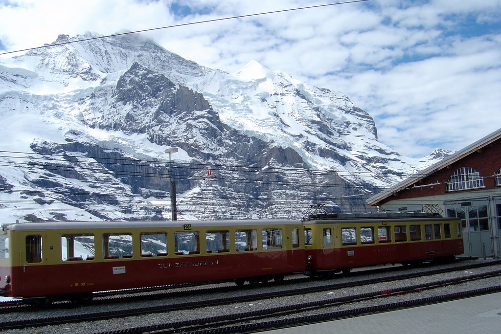 Kleine Scheidegg Station by Gaurav Dhup