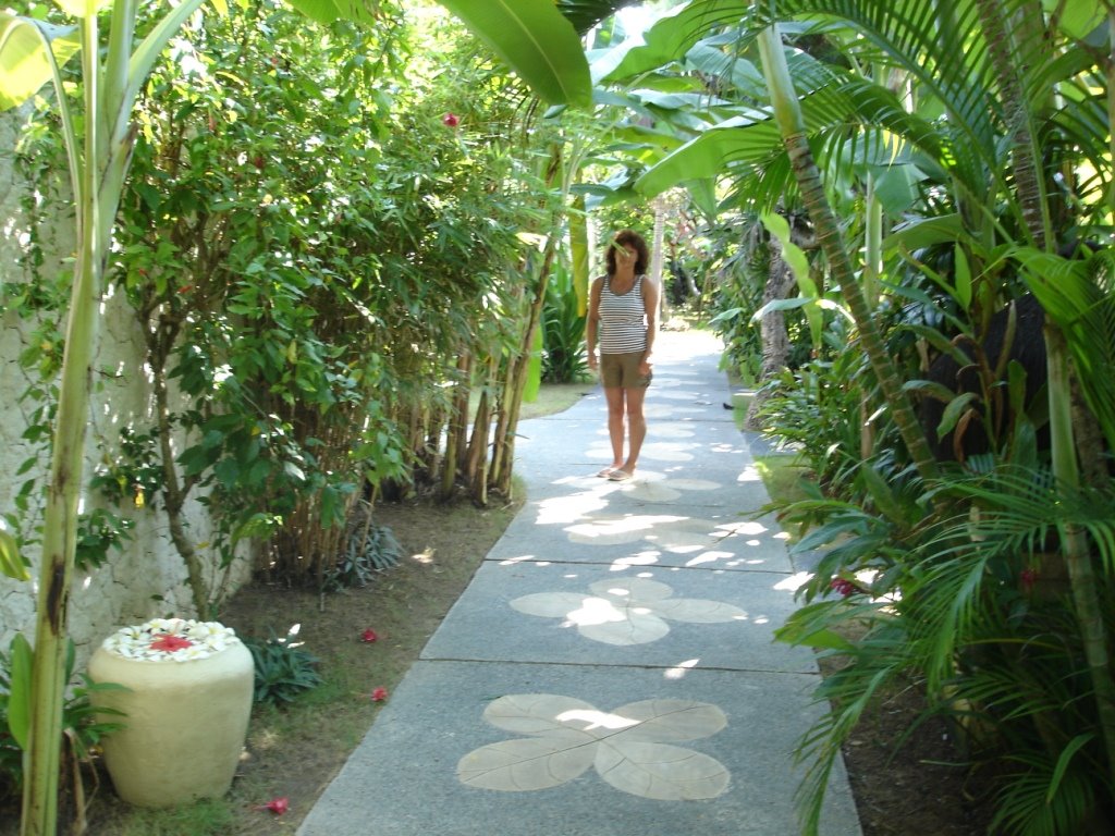 Novotel Coralia Benoa Bali garden path by Ramskov