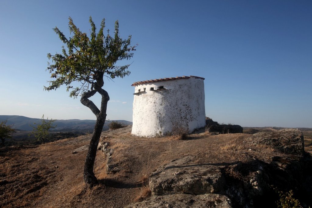 El palomar, en El Castillo by vicente sierra puparelli