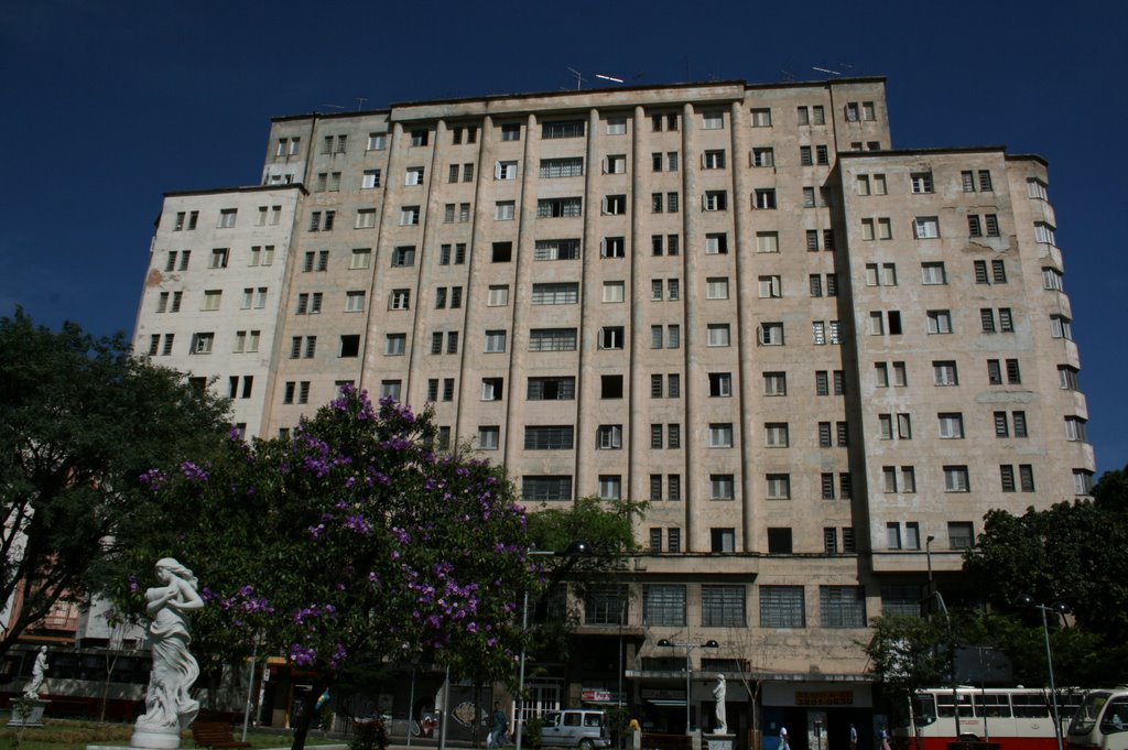 Antigo Hotel Itatiaia Praça Rui Barbosa - Belo Horizonte - MG - 19º 55' 1.03" S 43º 56' 7.52" W by Geraldo Salomão