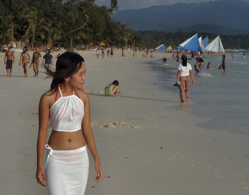 Boracay Beach by RandyHI