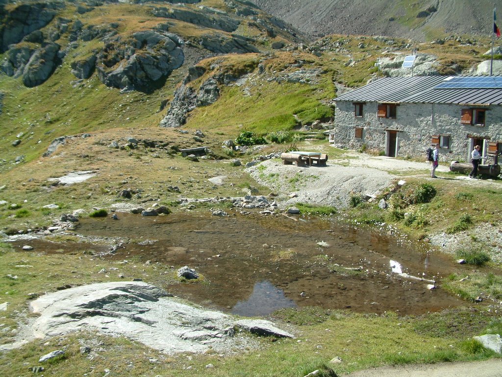 Oratorio di Cuney, il laghetto by Giuseppe Milasi