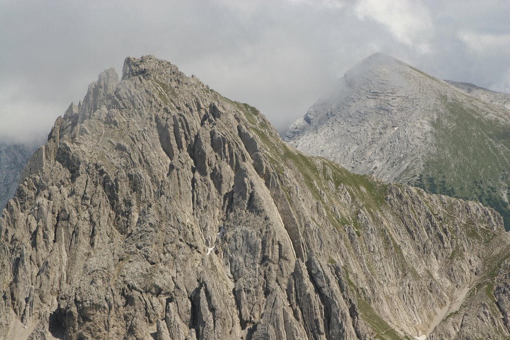 Kuhljochspitze, Grosse Solstein by gjwolfswinkel