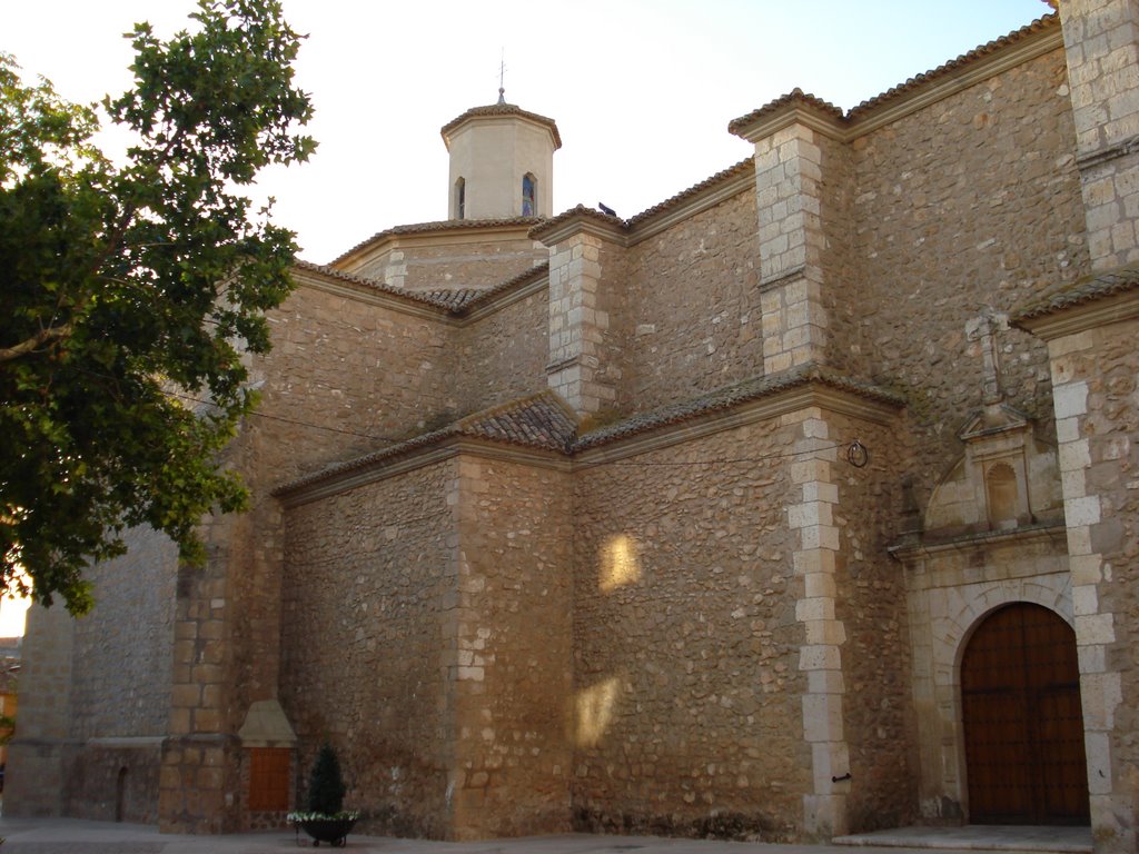 Iglesia barroca del siglo XVII by ROBERT MORANCHO