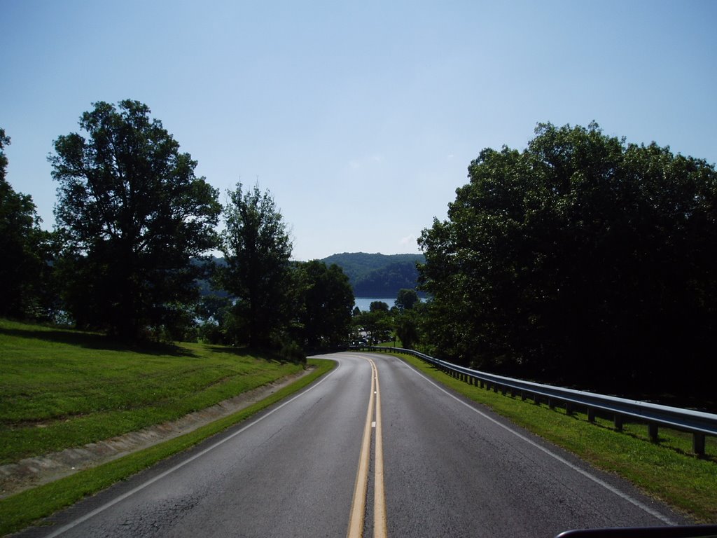 Road to Green River Lake State Park by tsbbzm