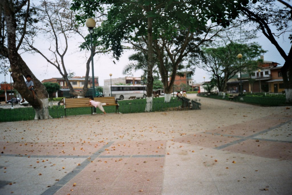 Plaza 2 de Agosto, Ivirgarzama by carlosalbert