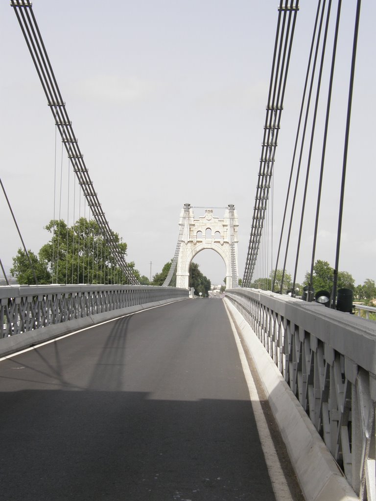 Vell pont sobre l'Ebre by Luís Seixas